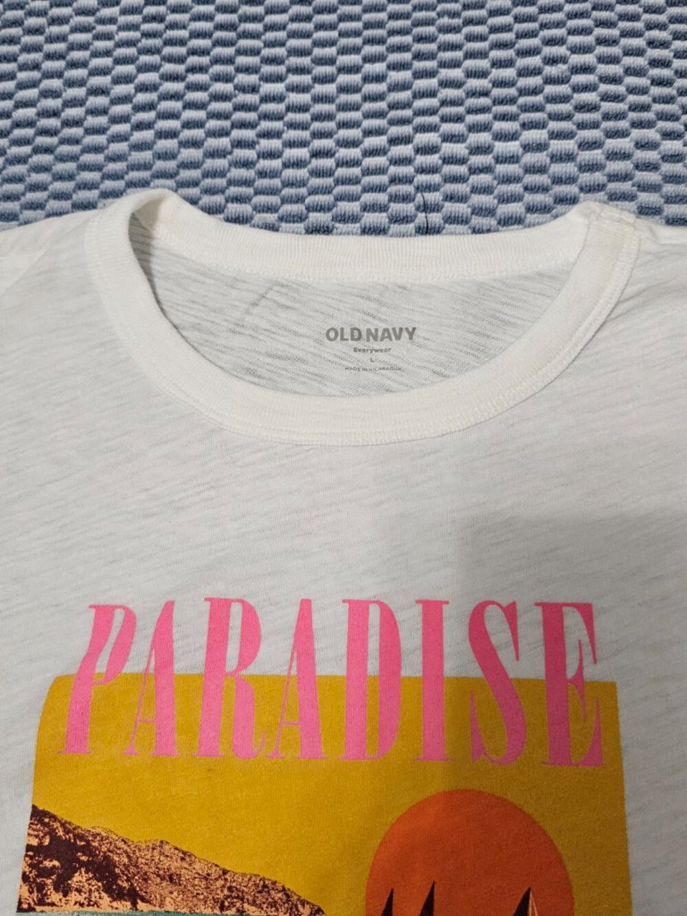 Old Navy Paradise on My Mind Graphic Tee White Women's Size Large NEW - Picture 4 of 6